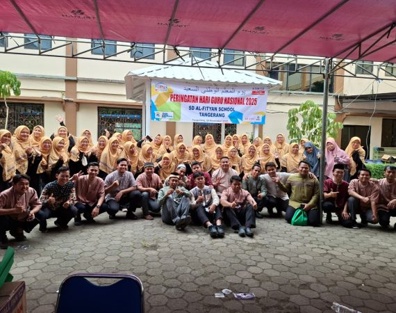 SD AL FITYAN SCHOOL TANGERANG GELAR ACARA MEMPERINGATI HARI GURU NASIONAL