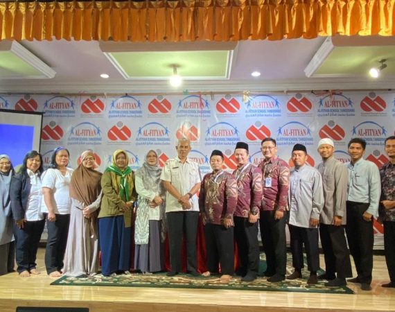 Kolaborasi Antar Sekolah dalam Pengimbasan Konsep Pembelajaran Mendalam di SMP Al Fityan School Tangerang