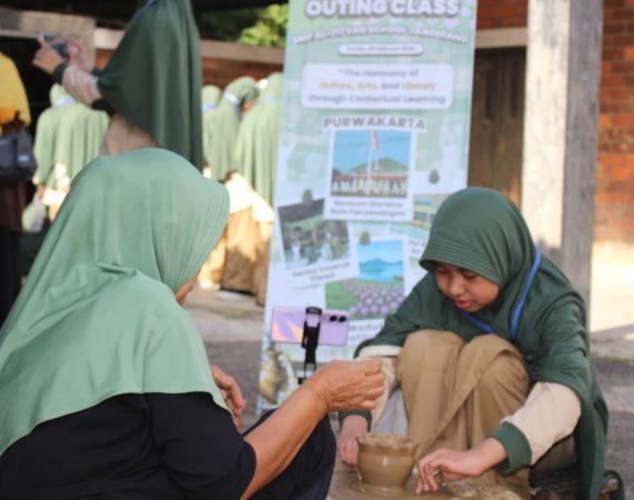 Harmoni Alam, Seni, dan Sejarah dalam Outing Class SMP Al Fityan School Tangerang