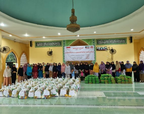 Tebar Kepedulian, Al Fityan School Tangerang Bagikan Paket Sembako Ramadhan untuk Masyarakat, Guru, dan Karyawan